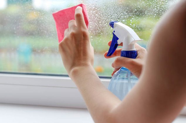 7 trucos de limpieza caseros con agua oxigenada