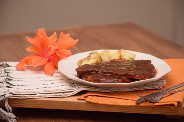 Chuletas ahumadas en adobo