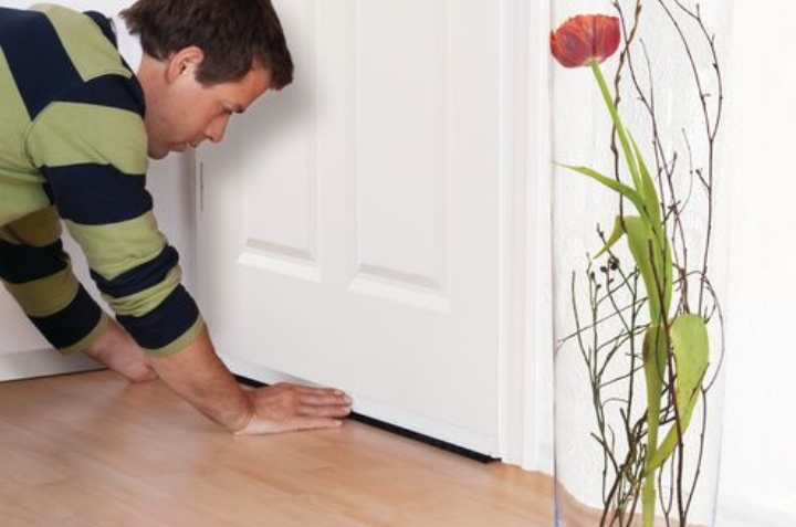 cómo sellar puertas y ventanas