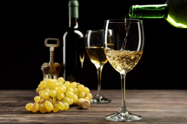 Beneficios del vino blanco que no te puedes perder