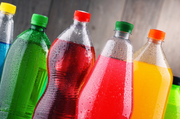 aguas y jugos tienen más azúcar que refresco