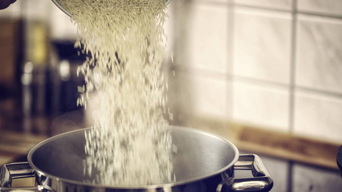 cocinar arroz con bolsa de plástico 