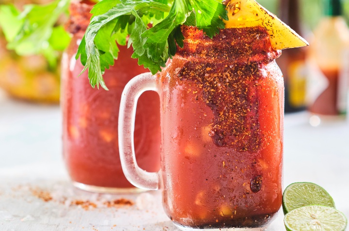 Clamato preparado con chamoy receta