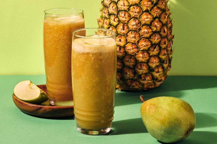 jugo de pera, manzana y piña