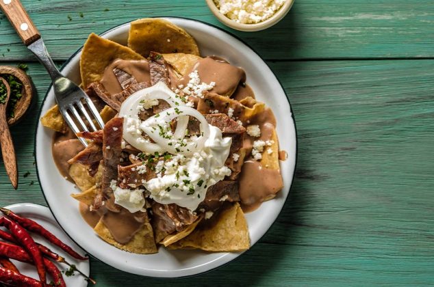 chilaquiles con frijoles