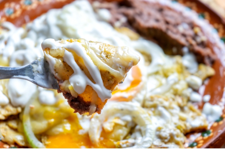 chilaquiles rellenos de queso
