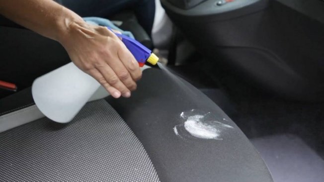 Cómo quitar manchas de los asientos del auto con remedio casero