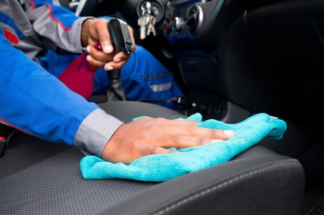 Cómo quitar manchas de los asientos del auto con remedio casero