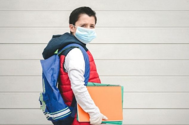 Estos son los cubrebocas prohibidos en escuelas para el regreso a clases