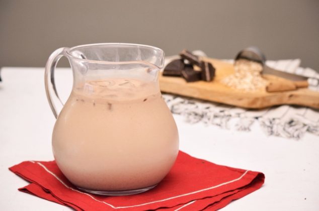 Agua de horchata con chocolate ¡Fácil, apapachadora y hogareña!