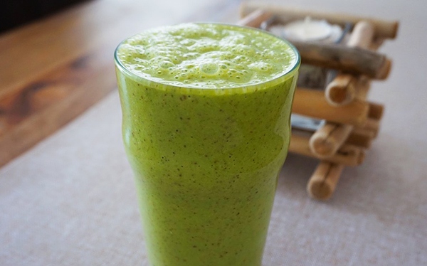 jugo verde de pepino y apio