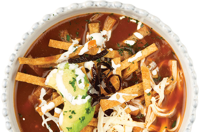 sopa de tortilla azteca