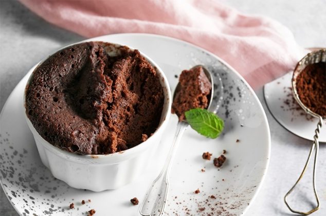 Delicioso brownie de chocolate en microondas ¡En 3 minutos!
