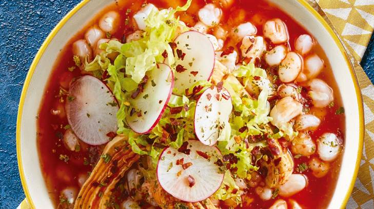 pozole rojo de pollo