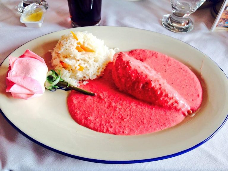 Cómo hacer mole rosa, platillo tradicional de Guerrero