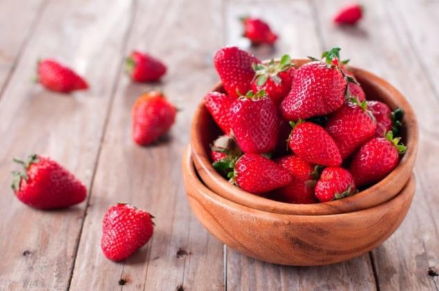 Ritual de las fresas para atraer dinero, suerte y amor en la casa