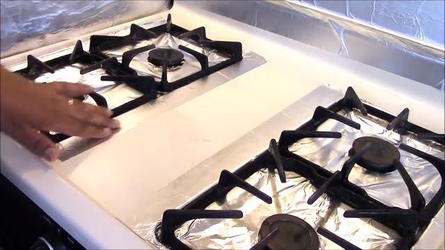 Revelan para qué sirve cada lado del papel metalizado de cocina