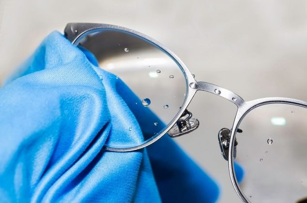 Cómo hacer tu propio limpiador casero para lentes