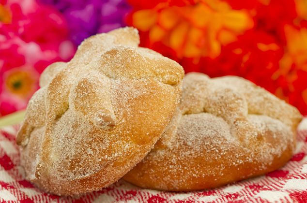 Prepara un tradicional pan de muerto ¡te encantará!