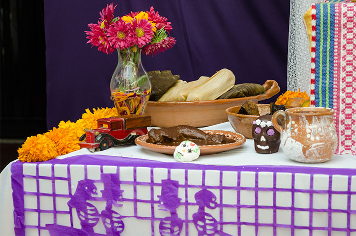 Prepara tu ofrenda con platillos tradicionales