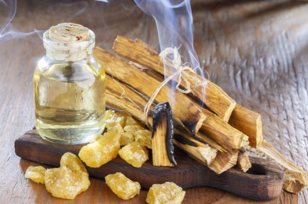 Beneficios de quemar copal en la sala y la habitación