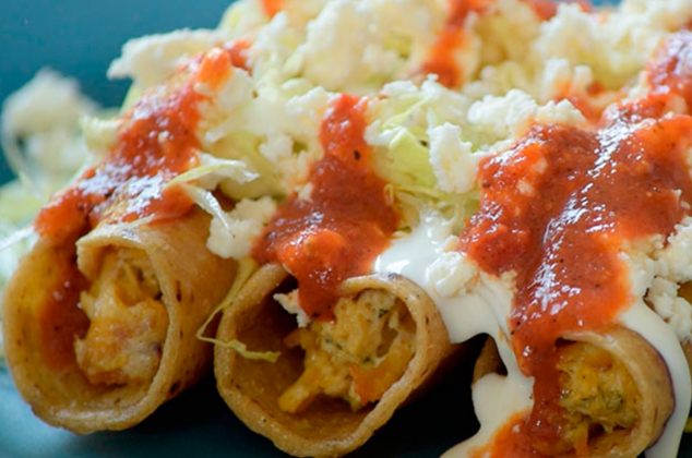 tacos dorados de pollo 