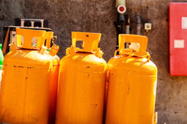 tanques de gas pintados