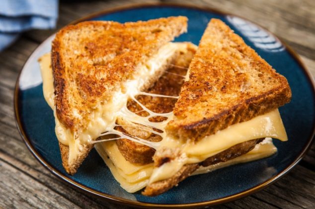 Grilled Cheese Sandwich (Sandwich de Queso Fundido)