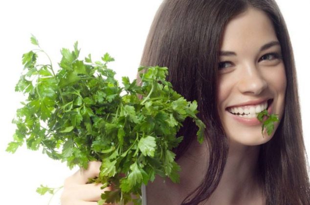 Infusión casera de cilantro para evitar la caída del cabello