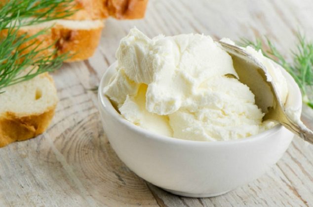 Cómo hacer tu propio queso crema casero con 3 ingredientes