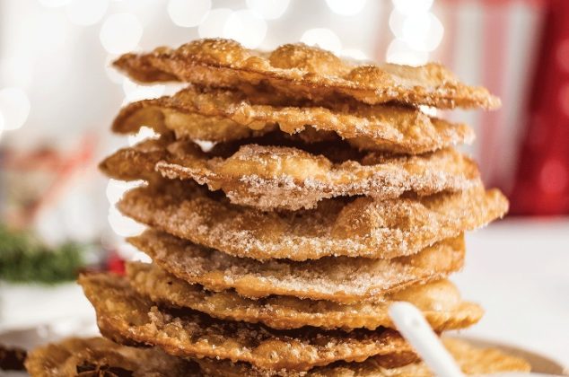 Deliciosos mini buñuelos con miel de guayaba