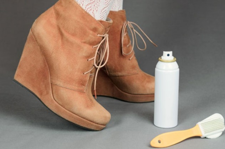 Retorcido arma Inspector 5 métodos caseros y económicos para limpiar tus zapatos de gamuza | Cocina  Vital