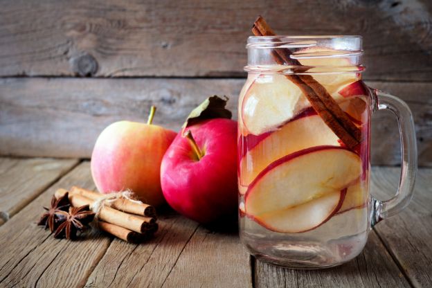 agua de manzana y canela