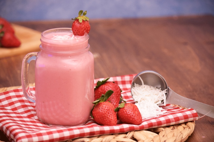 atole de fresa con coco