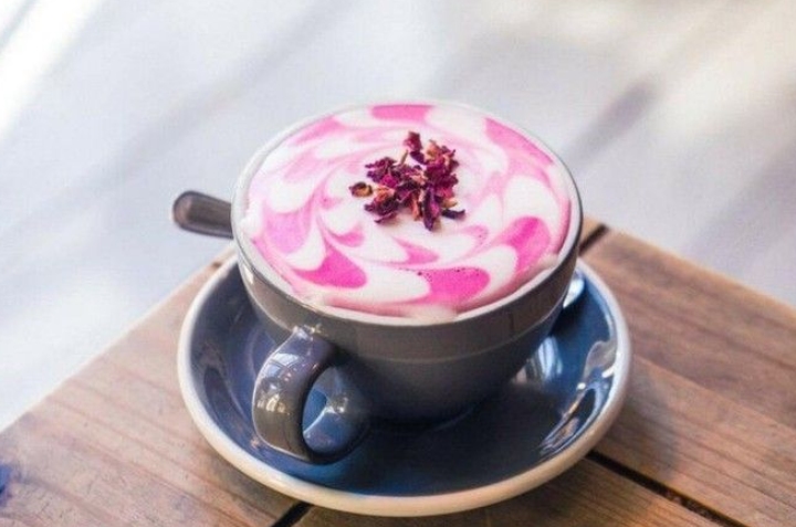 leche rosa de betabel pink latte