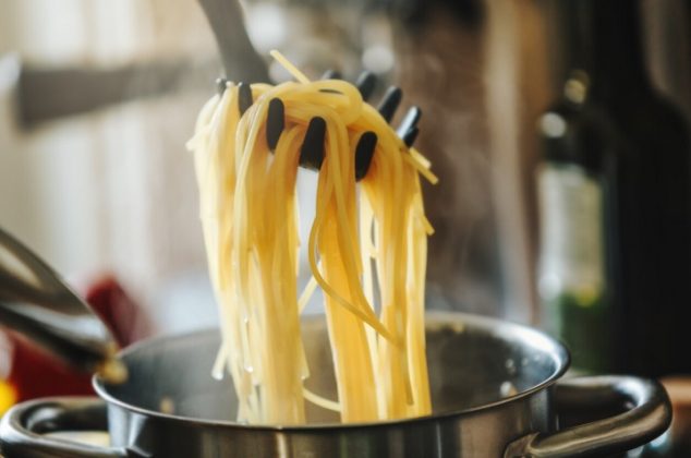 Truco para conservar la pasta cocida y no quede seca y pegada