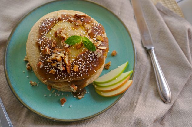 Hotcakes de manzana, avena y canela