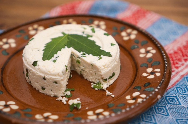 queso fresco en plato