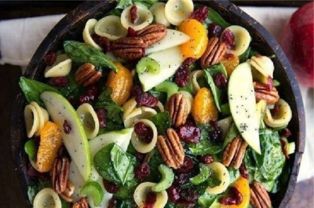 Deliciosa ensalada con manzanas y nueces ¡En 10 minutos!