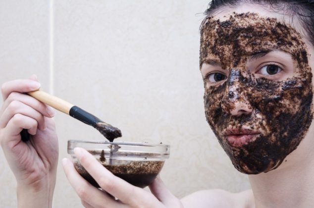 Mascarilla de café para eliminar manchas, arrugas y ojeras en el rostro