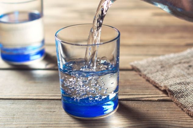 7 increíbles beneficios del agua mineral para tu salud