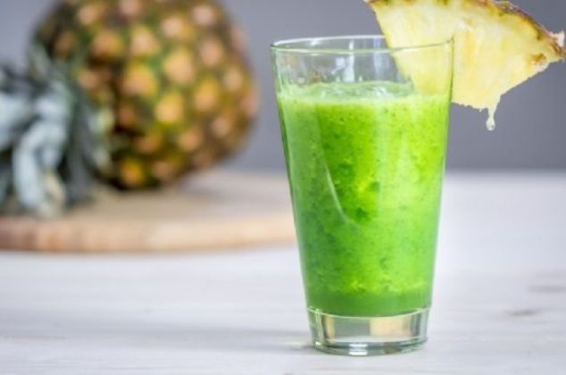 Receta de agua de alfalfa con piña y para que sirve