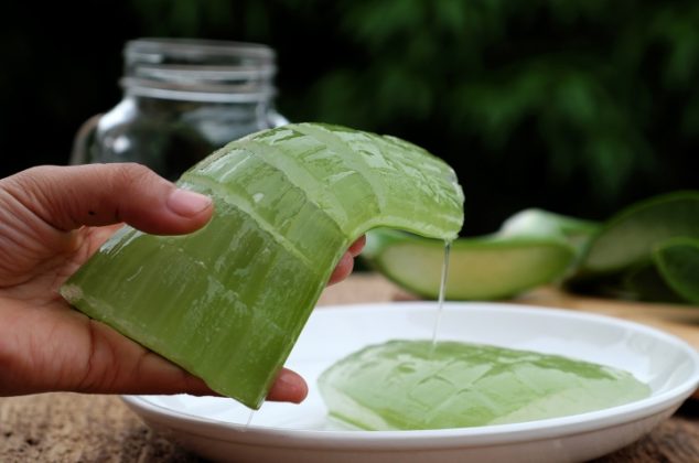 Cómo usar aloe vera para quitar arrugas de alrededor de la boca