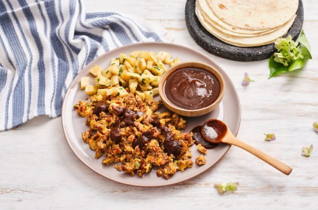 Desayuno norteño con huevo y machaca ¡Listo en 30 minutos!