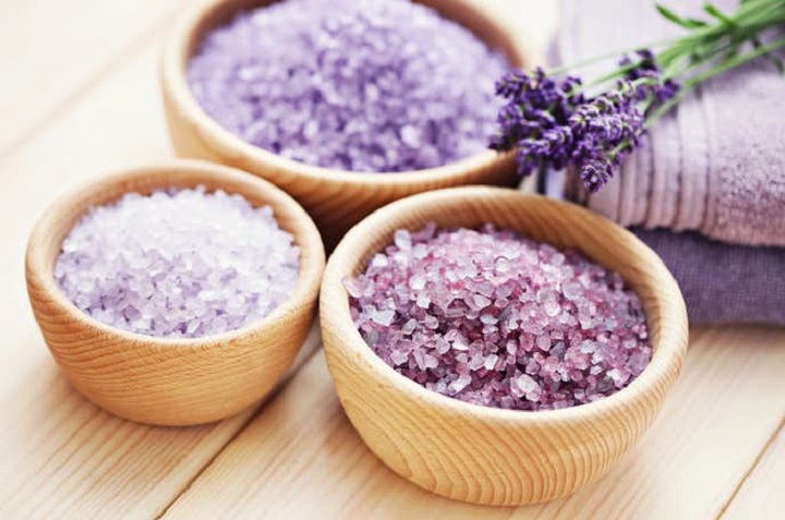 Cómo preparar sales de baño con lavanda para relajar tu cuerpo y mente 0