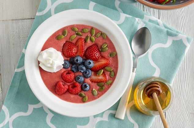bowl de yogurt con frutos rojos