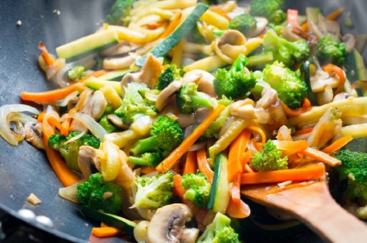 Aprende cómo hacer verduras salteadas en 5 sencillos pasos