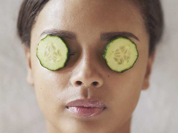 pepino para quitar bolsas en los ojos