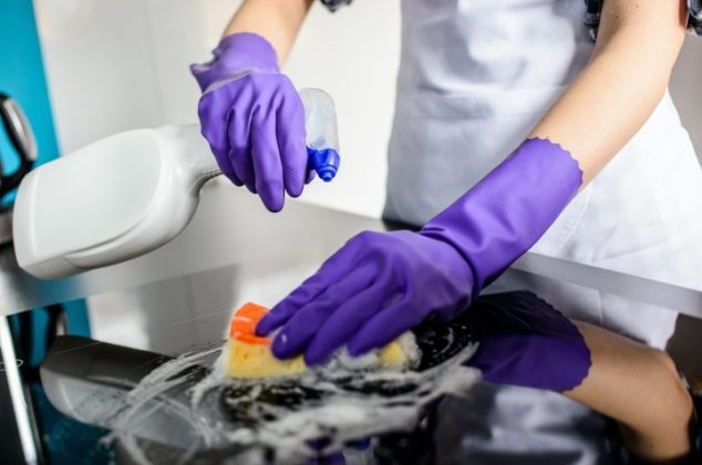 Cómo hacer un poderoso limpiador con agua oxigenada para la cocina