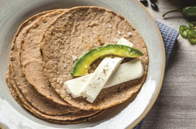 Aprende cómo hacer tortillas de frijol negro ¡Con 6 ingredientes!